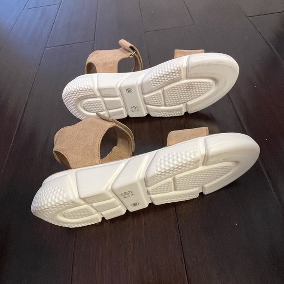 Sandals - Picture 3 of 3